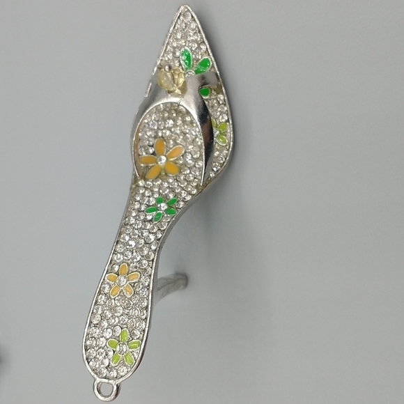 High Heel Shoes Keychain and Monogrammed "D" Compact - Picture 6 of 8